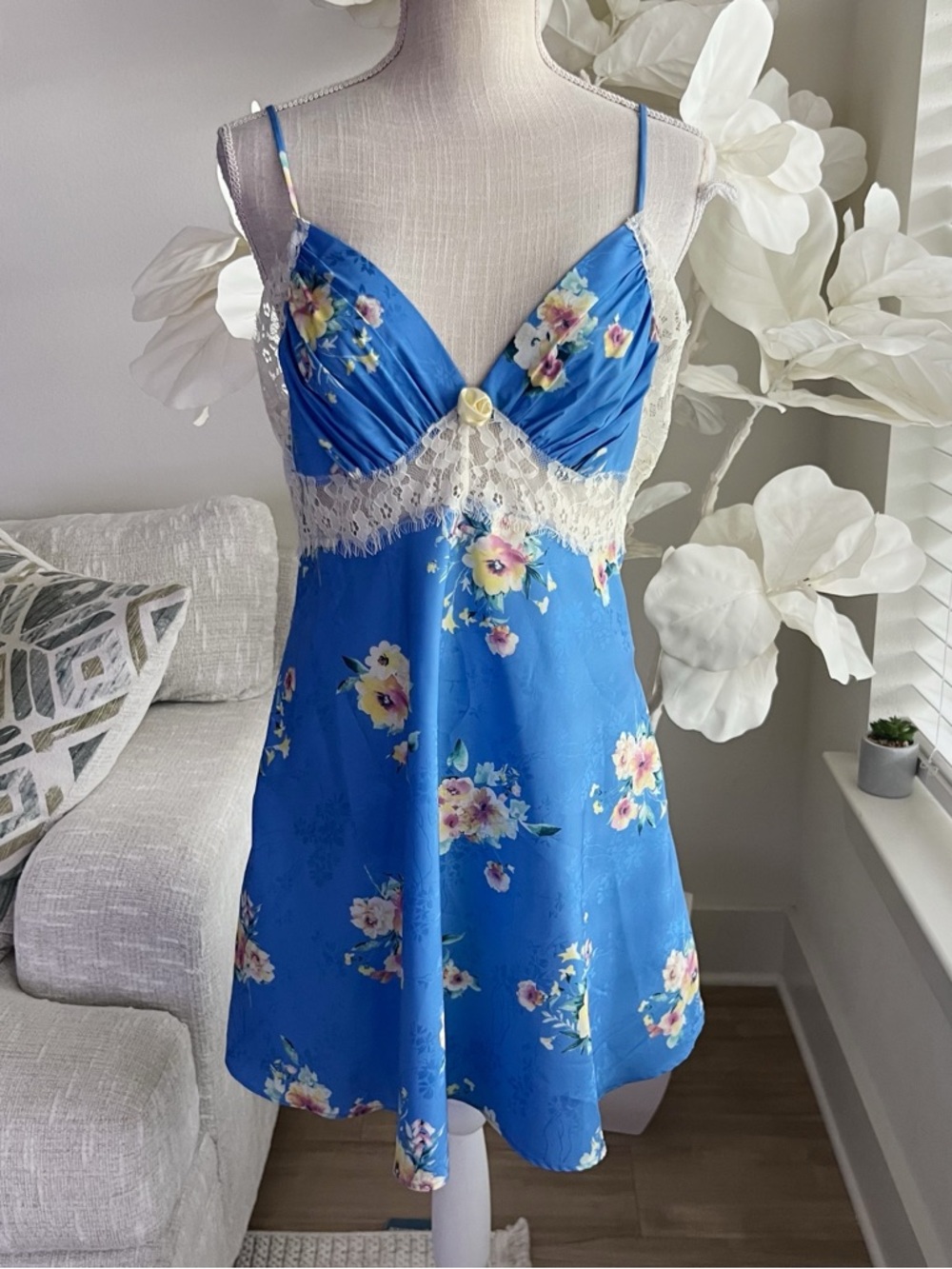 Altar’d State Blue Floral Sleeveless Lace-Trim Mini Dress